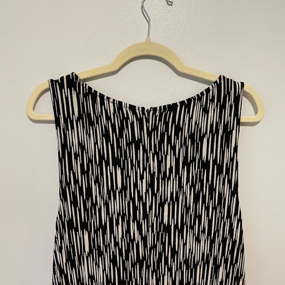 Chicos Travelers Sleeveless Jumpsuit Size 2 (12/14) Black & White Pattern - Picture 7 of 7